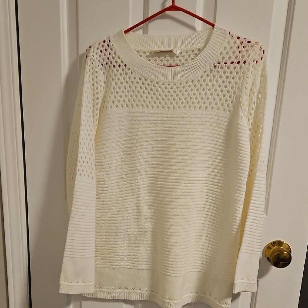 NWOT Elegant Cream Women's Sweater - Crew Neck